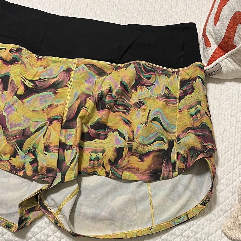 RARE lululemon patterned shorts! - Picture 7 of 10